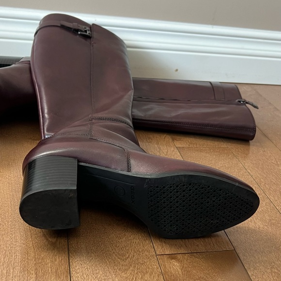 GEOX genuine leather boots in Burgundy. - Picture 11 of 16